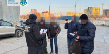 Поліція затримала хабарника