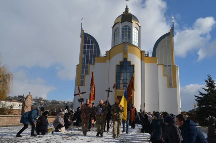 У рідну Білобожницю на Тернопіллі привезли загиблого захисника Петра Фіголя