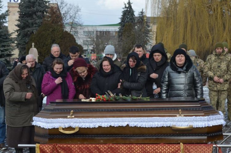 У рідну Білобожницю на Тернопіллі привезли загиблого захисника Петра Фіголя