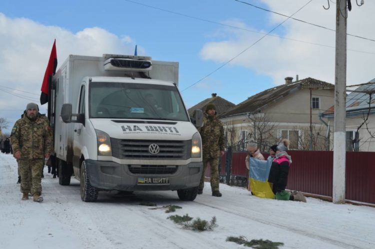 У рідну Білобожницю на Тернопіллі привезли загиблого захисника Петра Фіголя