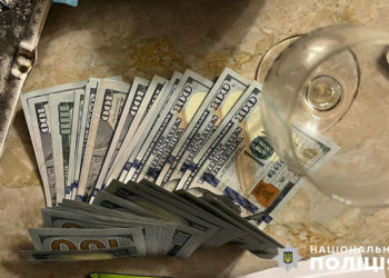 Поліція затримала на хабарі