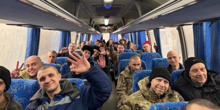 Звільнення військових з полону