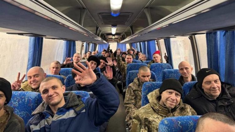 Звільнення військових з полону