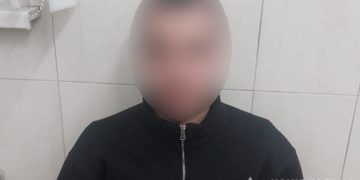 Чоловік напав на поліцейських