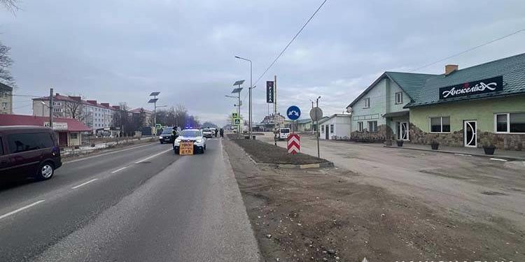 В громаді на Тернопільщині водійка Renault збила 13-річного хлопця, який переходив дорогу