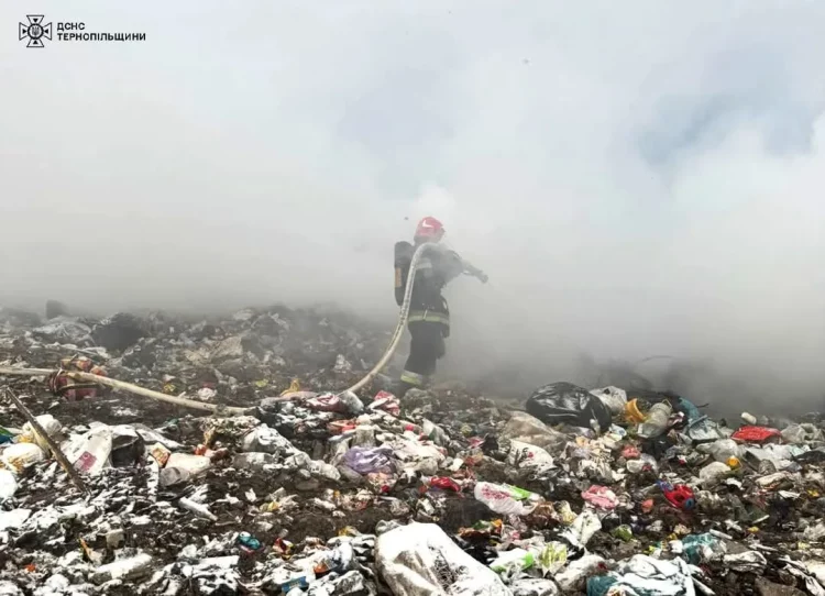 Пожежа сміттєзвалища