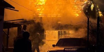 Згорів гараж