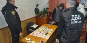 Поліція затримала хабарника