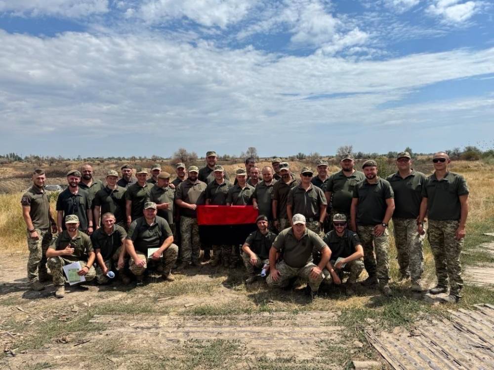 Роман Швирло з побратимами. Фото надав Роман Швирло