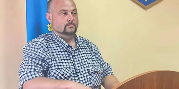 Депутат виїхав за кордон