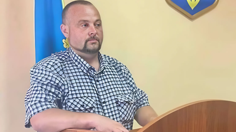 Депутат виїхав за кордон