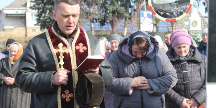 Чорні вихідні на Тернопіллі: Великогаївська громада прощається одразу з двома молодими Героями