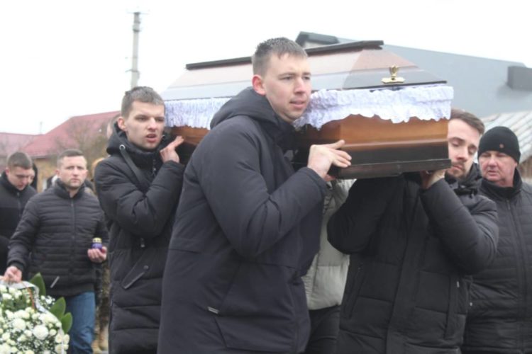 Чорні вихідні на Тернопіллі: Великогаївська громада прощається одразу з двома молодими Героями
