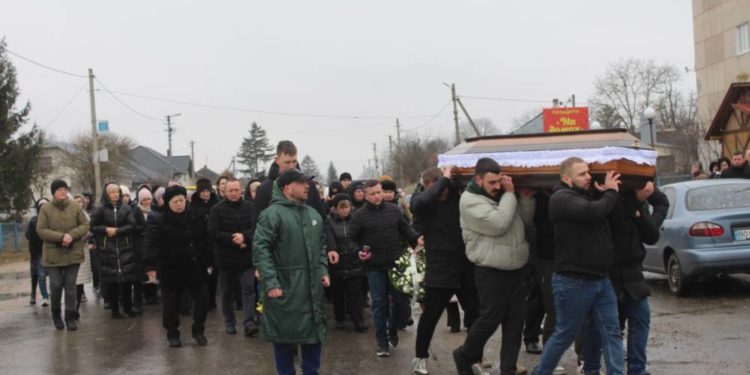 Чорні вихідні на Тернопіллі: Великогаївська громада прощається одразу з двома молодими Героями