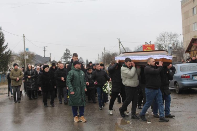 Чорні вихідні на Тернопіллі: Великогаївська громада прощається одразу з двома молодими Героями