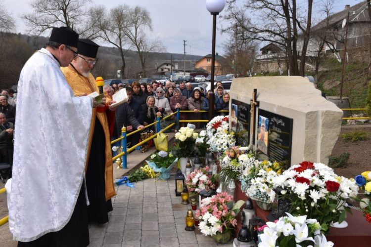 На Бучаччині відкрили пам’ятні дошки Василю Мимрику та Євгенію Гнидці