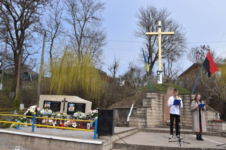 На Бучаччині відкрили пам’ятні дошки Василю Мимрику та Євгенію Гнидці