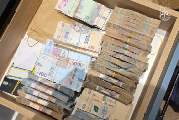 Поліція затримала аферистів