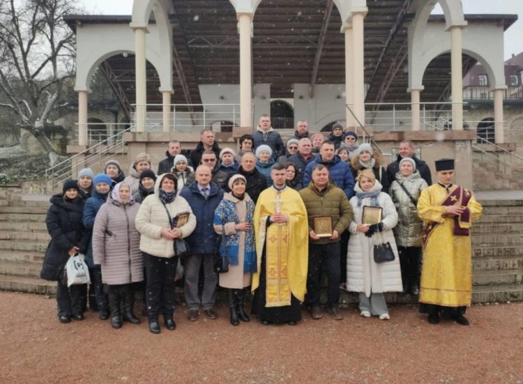 працівники житлово-комунального господарства