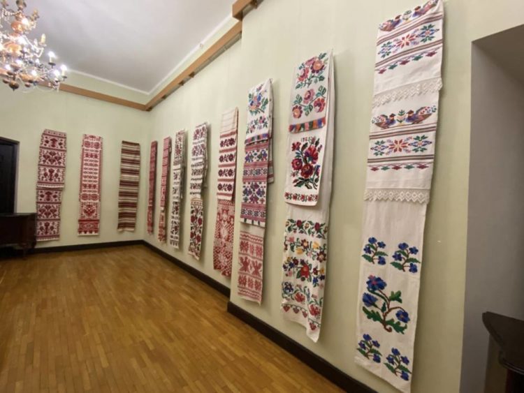 Виставка рушників у Збаражі