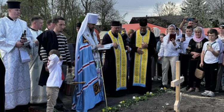 Заклали фундамент нової церкви