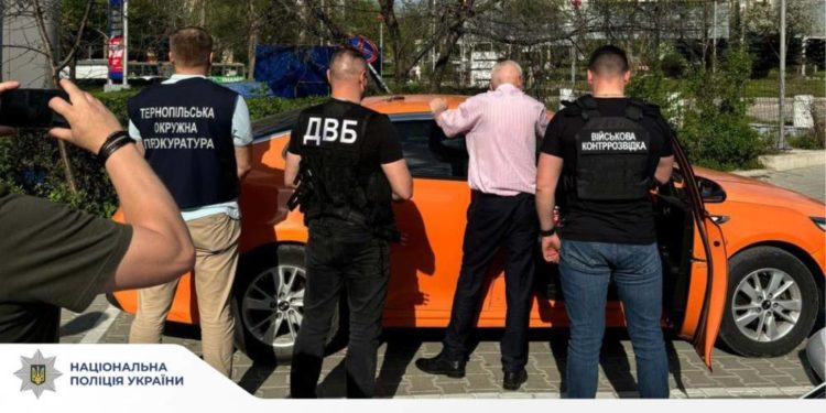 Влаштовував ухилянтів на роботу