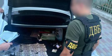 На Тернопільщині судитимуть працівника ТЦК за хабар у 5000 доларів