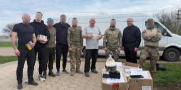 Сергій Надал на фронті передав батальйону Рейд 50 FPV дронів та системи EcoFlow