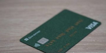 Жінка пограбувала рідного брата