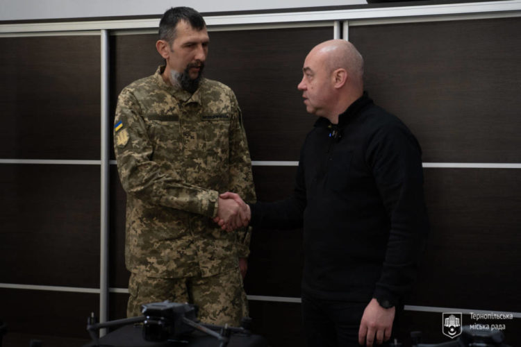 Тернопіль передав квадрокоптери для 141-ї бригади: Сергій Надал