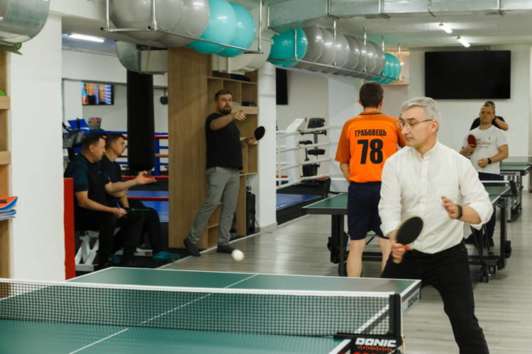 У Тернополі відбулися змагання з настільного тенісу серед священиків