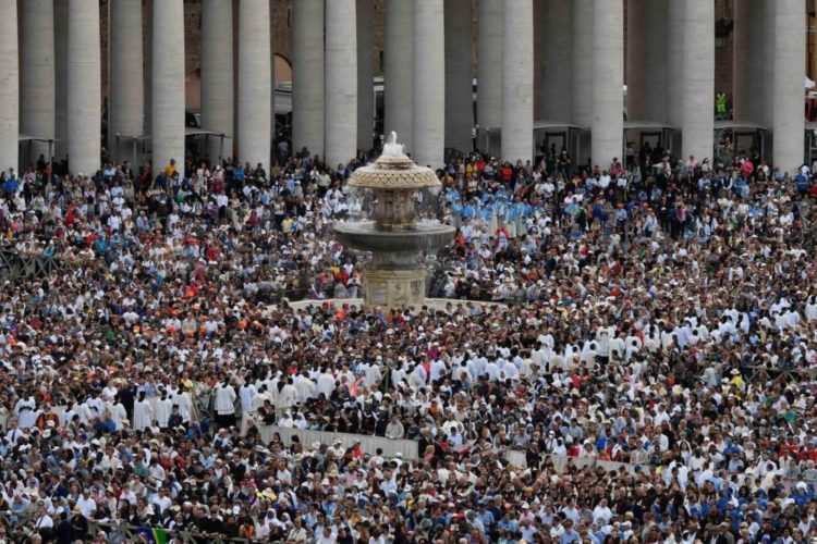 У Ватикані розпочався понтифікат Папи Лева XIV