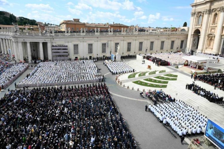 У Ватикані розпочався понтифікат Папи Лева XIV