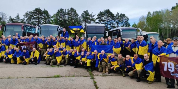 З полону повернулися військові