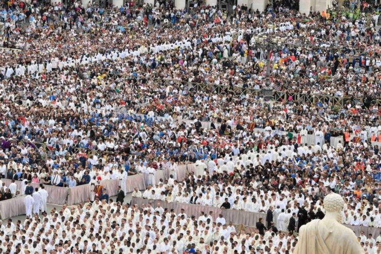 У Ватикані розпочався понтифікат Папи Лева XIV