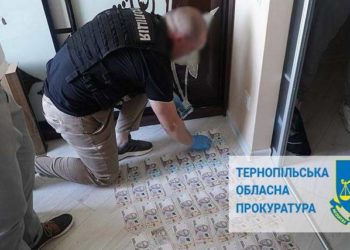 Поліція затримала торгівців наркотиками