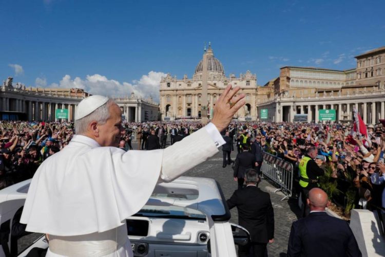 У Ватикані розпочався понтифікат Папи Лева XIV