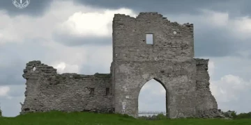 Незаконне будівництво в замку