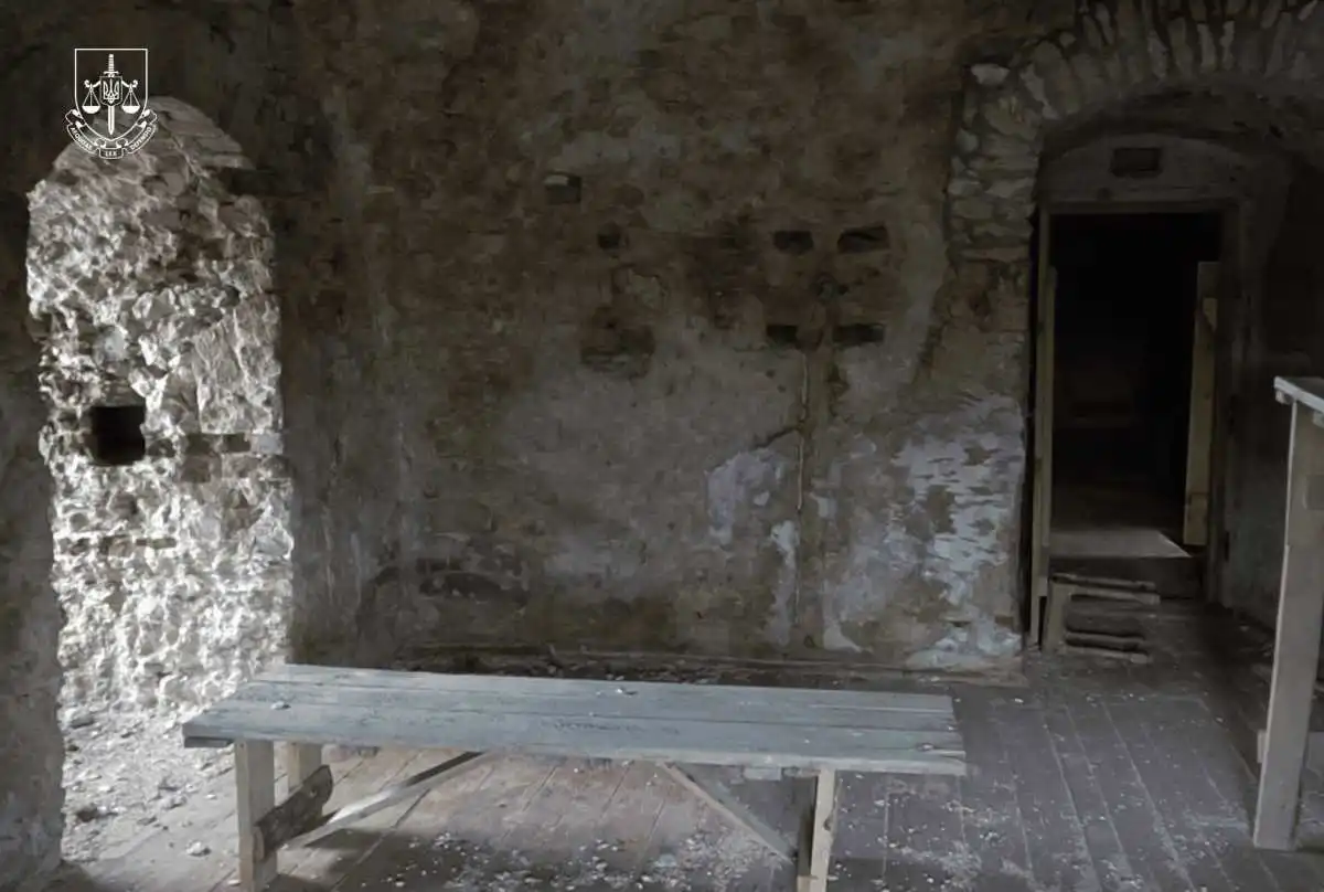 Незаконне будівництво в замку