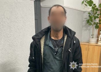 Чоловік погрожував іншому ножем