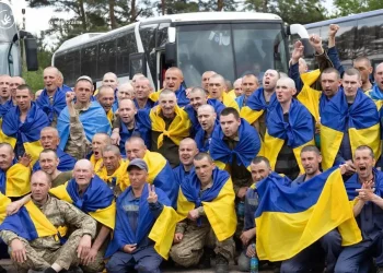 Військових звільнили з полону