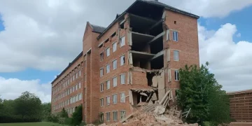 обвалилася частина недобудованої поліклініки