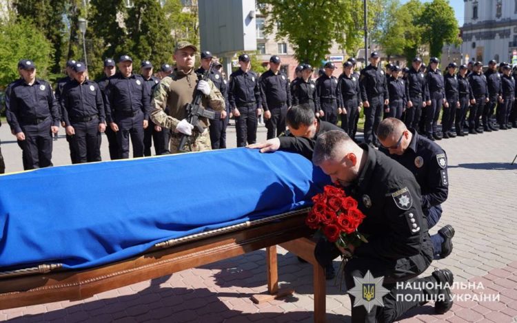 На Тернопільщині попрощались із 28-річним офіцером поліції Василем Паньківим