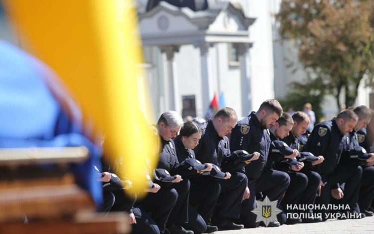 На Тернопільщині попрощались із 28-річним офіцером поліції Василем Паньківим