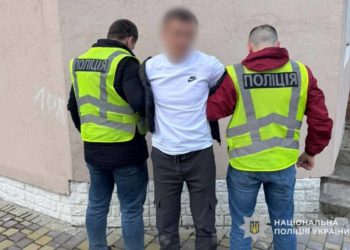 Допомагав отримати незаконну відстрочку