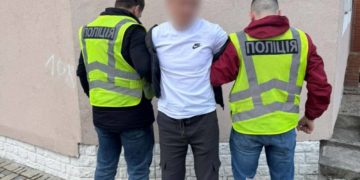 Допомагав отримати незаконну відстрочку