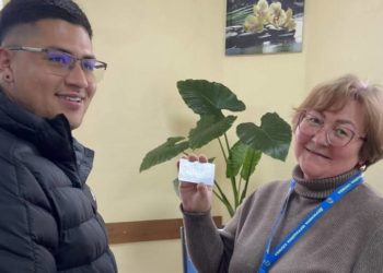 Іноземець отримав посвідку на проживання