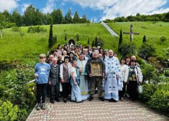 На Тернопільщину привезли ікону