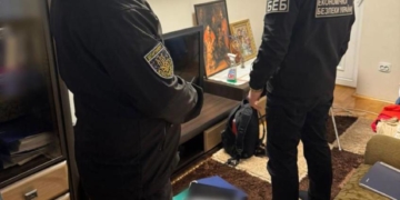 Привласнювали гроші з державної програми підтримки садівництва: кіберполіція та БЕБ викрили масштабну схему