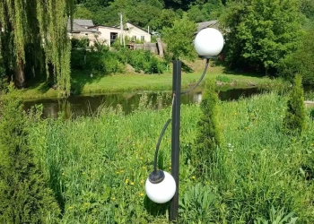 Вандали понищили ліхтарі